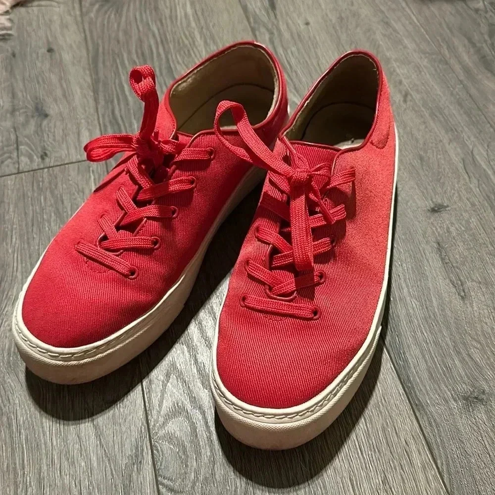 Amazon Essentials Women’s Red Sneaker Size 9